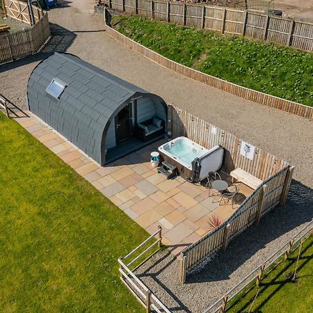 Thistle Pod Farm Stay With Hottub Sleeps 2 Galston  Buitenkant foto