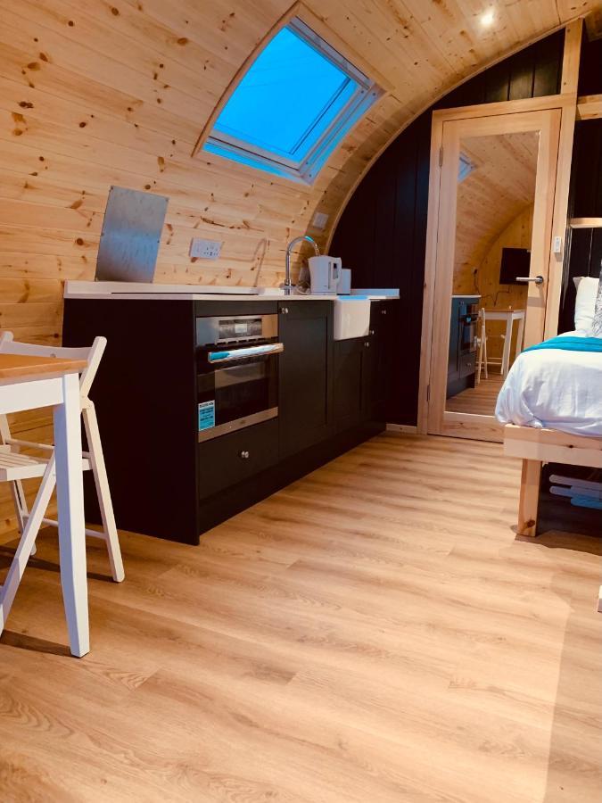 Thistle Pod Farm Stay With Hottub Sleeps 2 Galston  Buitenkant foto